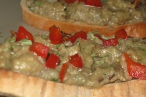 Bruschette cu salata de vinete