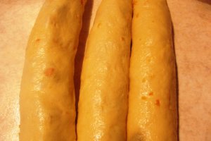 Cozonac cu umplutura mixta, imbracat in ciocolata