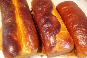 Cozonac cu umplutura mixta, imbracat in ciocolata