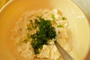 Aperitiv cu ardei gras si branza de burduf