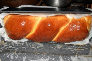 Cozonac cu rahat si nuca