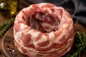 Scarita de porc-cosulet, cu carnati de plescoi