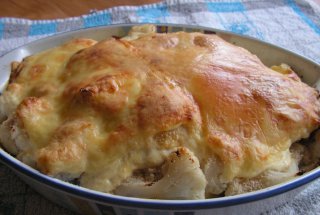 Sufleu de conopida cu pesmet si cascaval