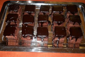 Mini amandine cu fondant (Editie speciala de Paste)