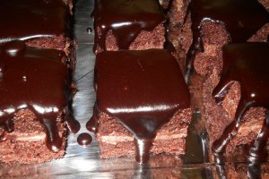 Mini amandine cu fondant (Editie speciala de Paste)