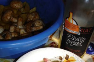 Piept de curcan cu ciuperci si cartofi