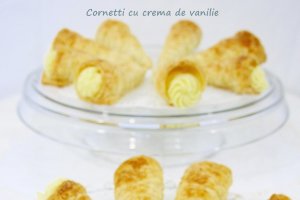 Cornetti cu crema de vanilie