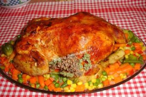 Pui cu legume, cartofi si salata de sfecla