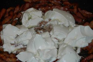 Spaghete carbonara, reţetă cu smantana