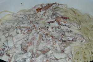Spaghete carbonara, reţetă cu smantana