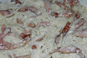 Spaghete carbonara, reţetă cu smantana