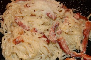 Spaghete carbonara, reţetă cu smantana