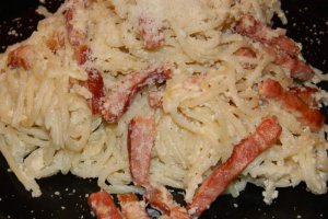 Spaghete carbonara, reţetă cu smantana