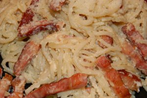 Spaghete carbonara, reţetă cu smantana