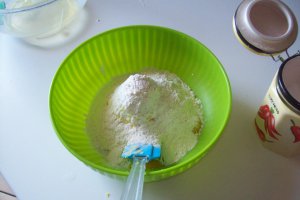 Briose cu ricotta si glazura de ciocolata