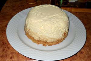Desert  tort cupola cu vanilie si caramel