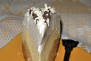 Desert  tort cupola cu vanilie si caramel