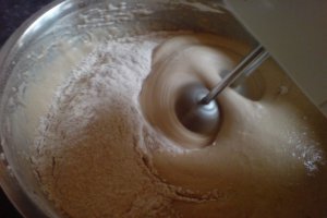 Briose cu topping de branza