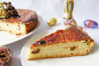 Pasca cu aluat fraged si umplutura cremoasa