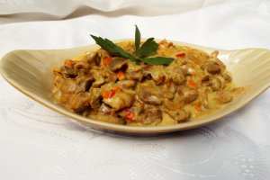 Ciulama de pipote cu ciuperci