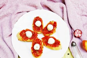 Gustare rapida cu miez de lapte si prosciutto crudo