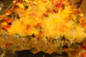 Tagliatelle gratinate cu carne si ciuperci de padure