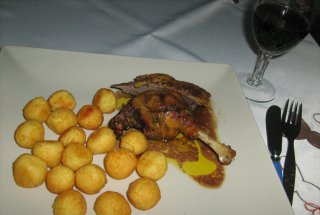 Friptura de rata cu sos de vin rosu
