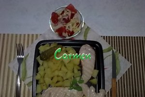 Piept de curcan cu cartofi natur.