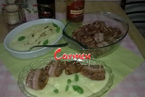 Ficatei de pasare inveliti in bacon cu piure.
