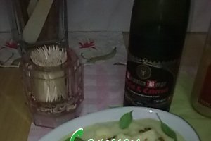 Ficatei de pasare inveliti in bacon cu piure.