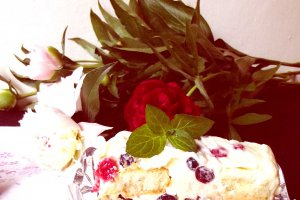 Semifreddo cu portocale şi fructe de pădure