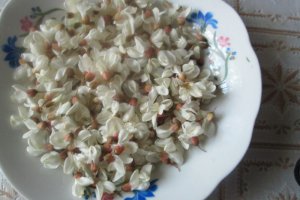 Clatite cu flori de salcam