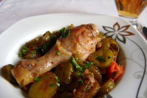 Mancare de castraveti murati si pui
