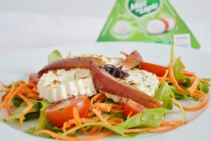 Salata cu Miez de lapte si confit de pere