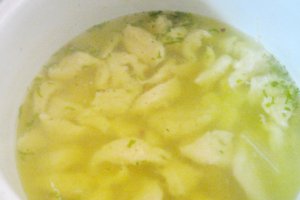 Supa de gulioare cu galuste