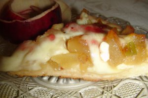 Pizza cu mere si mascarpone