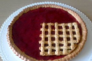 Tarta cu dulceata de zmeura