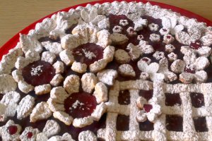 Tarta cu dulceata de zmeura