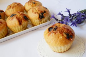 Muffins cu vanilie si visine de post