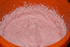 Cosulete cu crema de capsuni si Miez de lapte