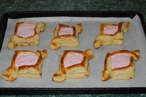 Cosulete cu crema de capsuni si Miez de lapte