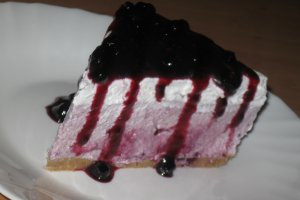 Cheesecake cu dulceata de afine (fara coacere)