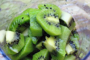 Smoothie de kiwi cu suc de portocale