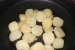 Cartofi noi fierti si prajiti cu mujdei de usturoi verde-3