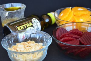 Salata de sfecla rosie si portocala