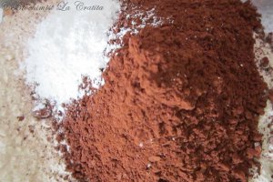 Prajitura cu visine, cacao si ciocolata