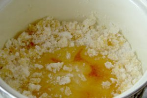 Tarta cu prune caramelizate