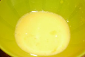Rulouri din aluat de foietaj cu fasole batuta
