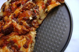 Budinca pufoasa din cozonac,crema de whiskey si goji