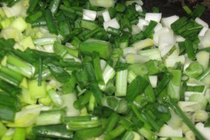 Sufleu de cartofi cu bacon si ceapa verde